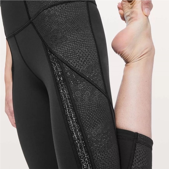 Lululemon Athletica Women's Power Lines Crop Pant 21" Size 10 - Picture 4 of 7